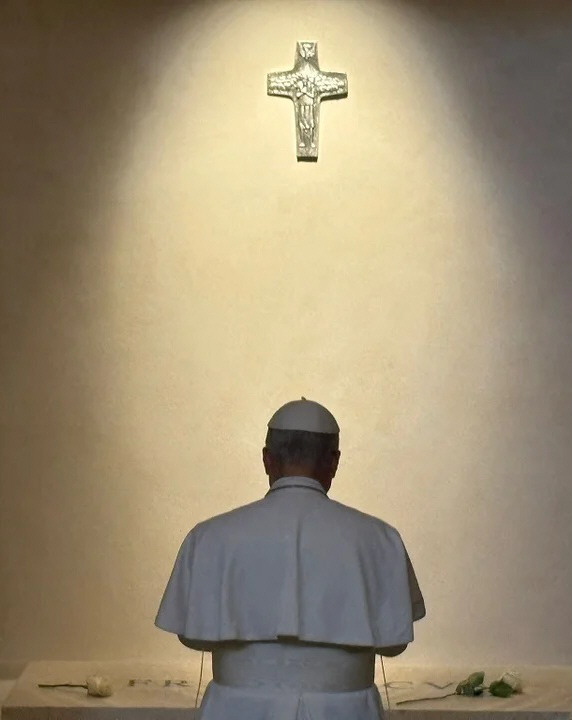 El nuevo Papa pidió a los cardenales continuar con el legado de Francisco