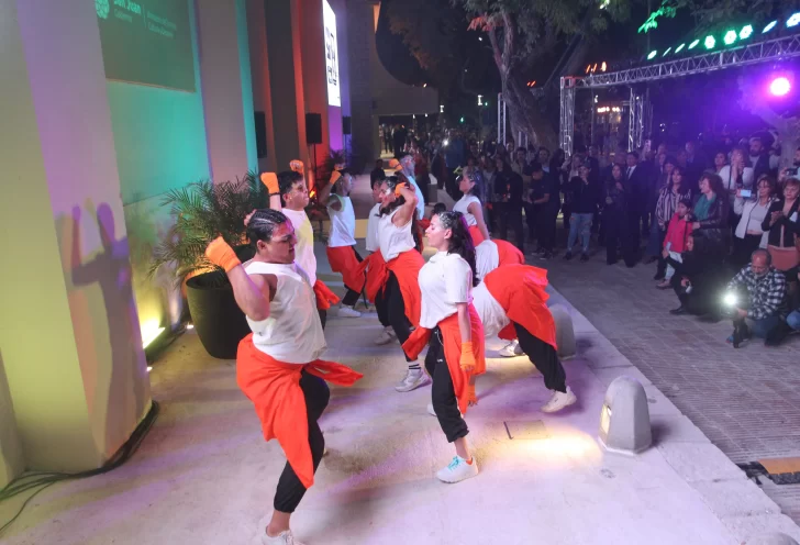 DCC150525-003F07-728x496