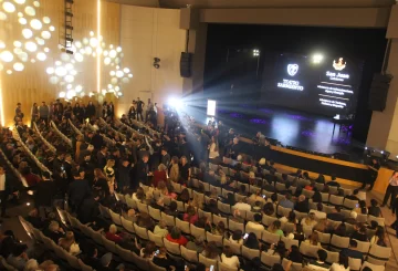 DCC150525-003F08-728x496