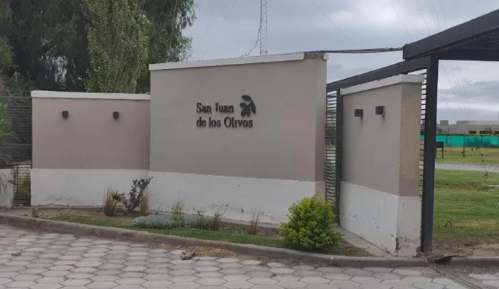 Un comerciante grave, lo baleó en su casa una banda: ¿quisieron robarle?