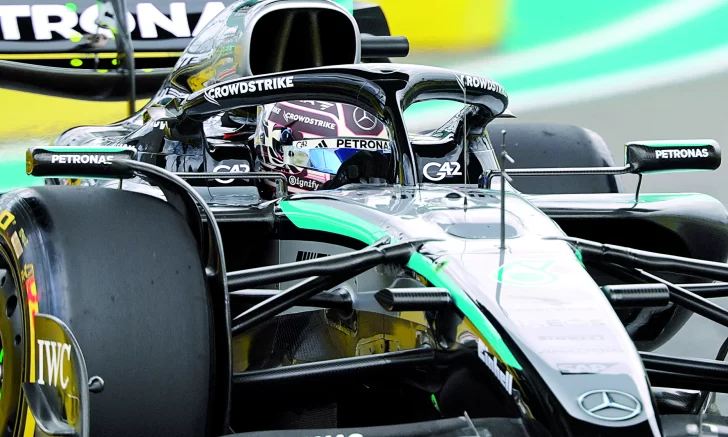 Antonelli es sorpresa Doohan no pega una