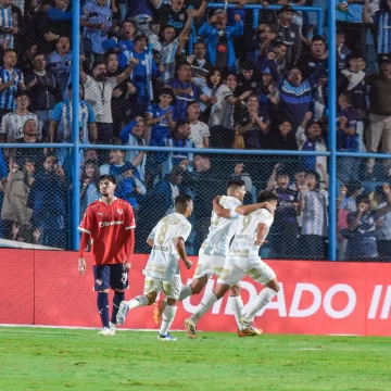 Independiente cayó ante Atlético Tucumán y no pudo subir a la cima Independiente cayó ante Atlético Tucumán y no pudo subir a la cima
