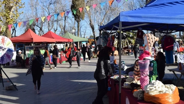 Feria de artesanos y emprendedores Feria de artesanos y emprendedores