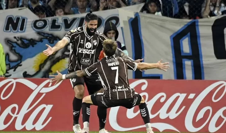 Platense dio el golpe y eliminó a Racing del Torneo Apertura Platense dio el golpe y eliminó a Racing del Torneo Apertura