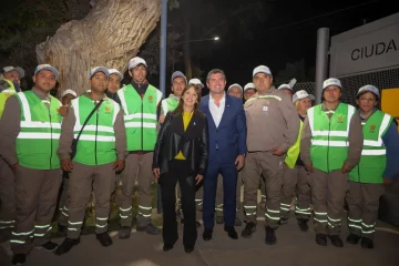 Orrego y Laciar inauguraron las remodelaciones realizadas en calle 25 de Mayo Orrego y Laciar inauguraron las remodelaciones realizadas en calle 25 de Mayo