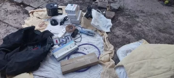 Intentó robar en dos casas, huyó por los techos y lo atraparon tras una persecución Intentó robar en dos casas, huyó por los techos y lo atraparon tras una persecución