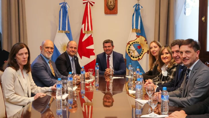 Buscando fortalecer los lazos comerciales entre San Juan y Canadá, Orrego recibió al embajador canadiense Buscando fortalecer los lazos comerciales entre San Juan y Canadá, Orrego recibió al embajador canadiense