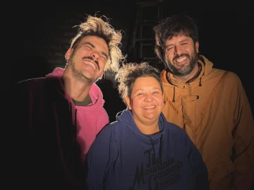 Los guiños del humor local