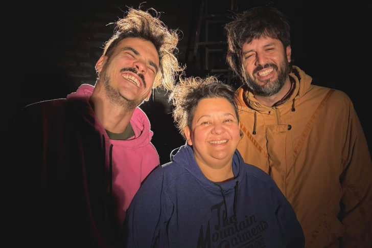 Los guiños del humor local