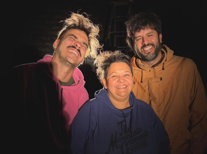 Los guiños del humor local