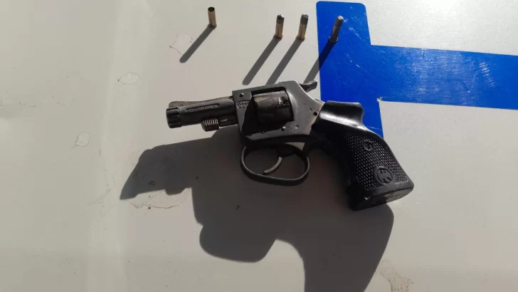 Una policía mató a tiros a su expareja tras una discusión: la Justicia investiga si fue en legítima defensa Una policía mató a tiros a su expareja tras una discusión: la Justicia investiga si fue en legítima defensa