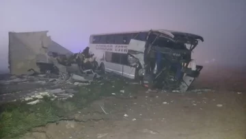 Identificaron a las víctimas del choque entre un camión y un micro en la Ruta 3