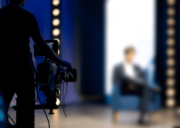 Conocido periodista de televisión sufrió un grave accidente automovilístico Conocido periodista de televisión sufrió un grave accidente automovilístico