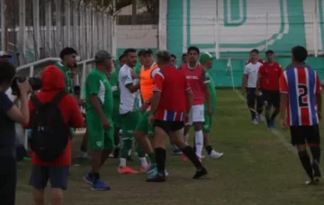 Uno de los futbolistas duramente sancionados rompió el silencio: “Fue evidente lo que pasó, es una locura la sanción” Uno de los futbolistas duramente sancionados rompió el silencio: “Fue evidente lo que pasó, es una locura la sanción”