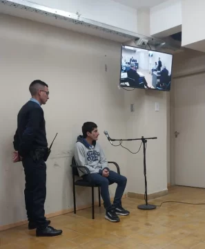 Condenaron con cárcel a un joven por golpear a un vecino y robar un estéreo Condenaron con cárcel a un joven por golpear a un vecino y robar un estéreo