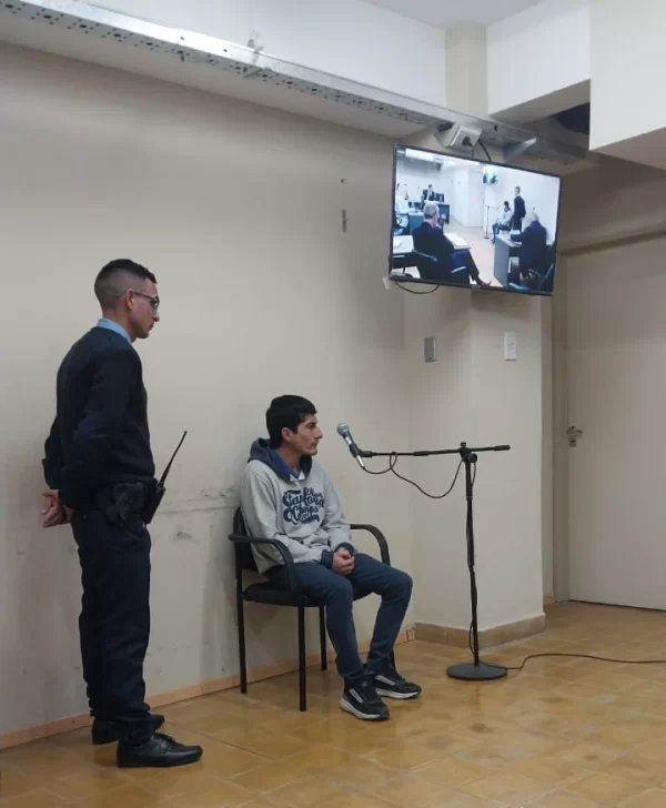Condenaron con cárcel a un joven por golpear a un vecino y robar un estéreo Condenaron con cárcel a un joven por golpear a un vecino y robar un estéreo