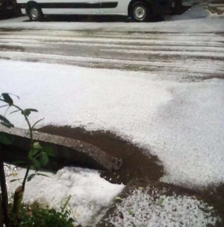Antes de la ola polar, una fuerte tormenta con granizo sorprendió en Mendoza