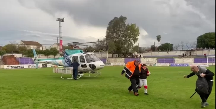 Buenos Aires: con un helicóptero rescataron a los 37 niños que se encontraban varados en la ruta
