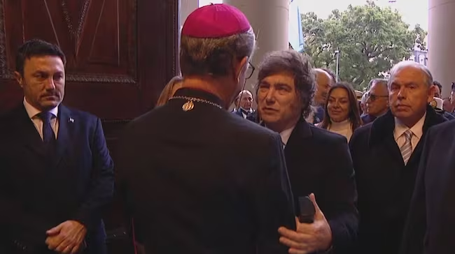 Duro mensaje del Arzobispo de Buenos Aires: “Basta de arrastrarnos en el barro del odio y la descalificación”