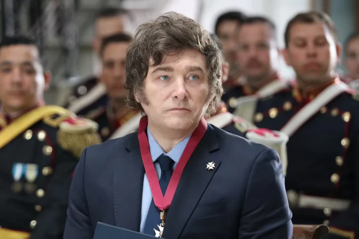 Javier Milei recibió la “Orden Ecuestre Militar de los Caballeros”
