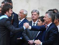 Milei y Macri unen fuerzas para vencer al PJ en dominios de CFK