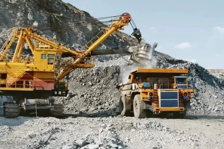 La economía volvió a caer en septiembre y la industria sigue sin repuntar: la minería, uno de los pocos sectores que mostraron signos positivos