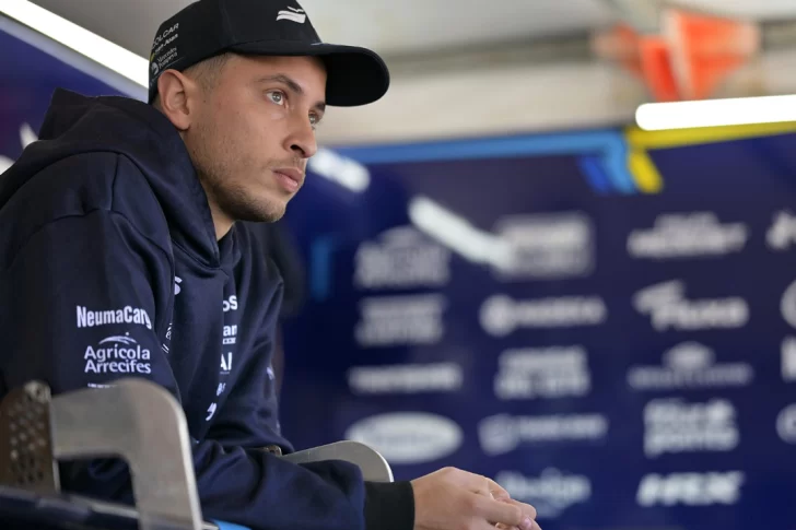 Tobías larga en la cuarta fila