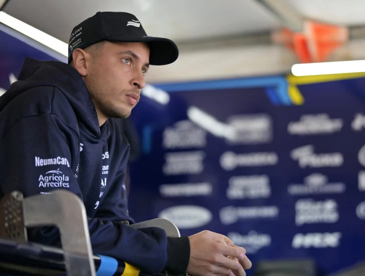 Tobías larga en la cuarta fila