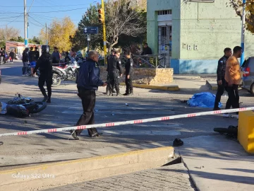 Un motociclista perdió la vida en un choque Un motociclista perdió la vida en un choque