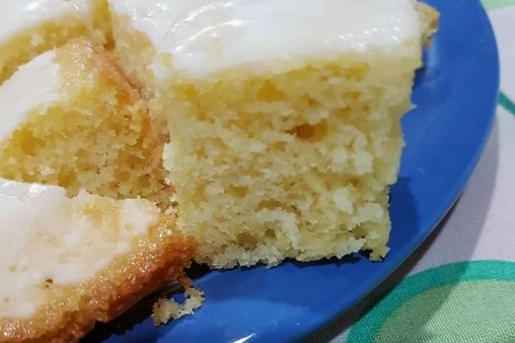 Receta de Torta húmeda de limón con glasé: cómo prepararla de manera sencilla, con pocos ingredientes