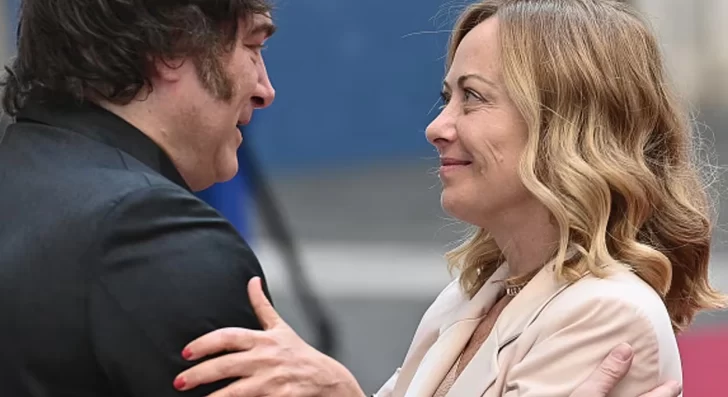 Acuerdo estratégico con Italia para exportar GNL al mundo