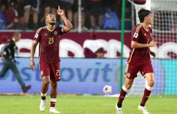 Venezuela ganó y acosa a Colombia y Uruguay