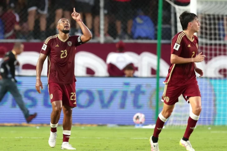 Venezuela ganó y acosa a Colombia y Uruguay