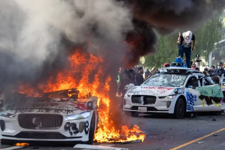 Los Angeles, tensa y militarizada para frenar las protestas