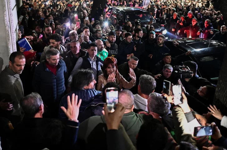 DCC110625-004F07-728x483