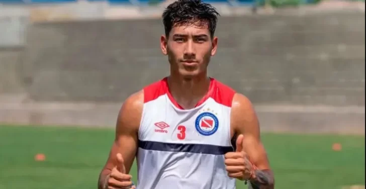 Primer intento por Román Vega