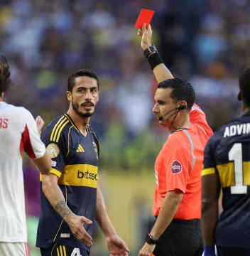 DCC190625-022F06-712x728