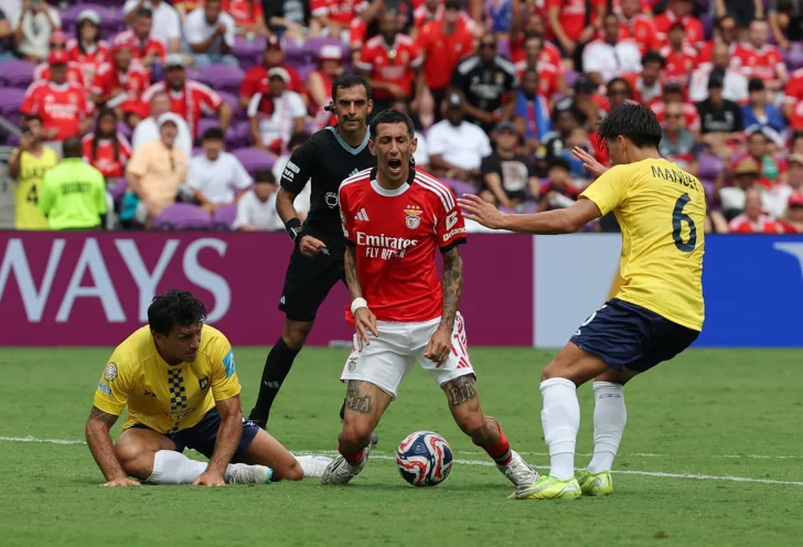 Benfica no perdonó y presiona Benfica no perdonó y presiona