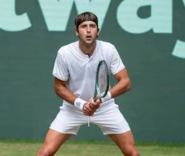 Frenaron a Etcheverry