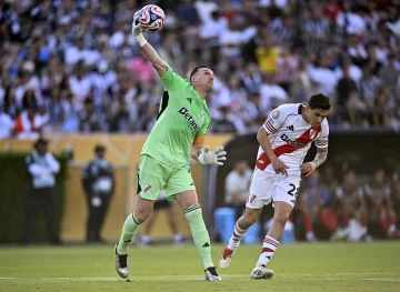 Armani le apunta todo a ser muy inteligentes