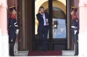 El Gobierno pone paños fríos al alerta por la falta de dólares