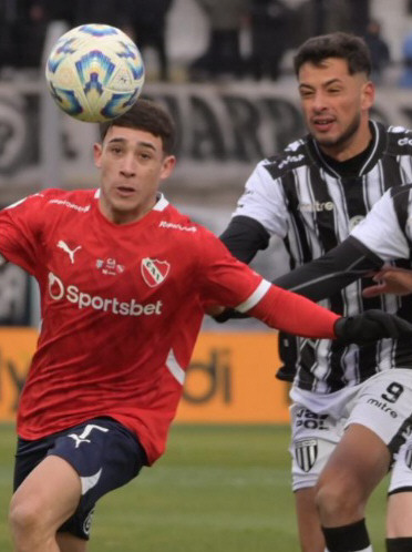 Independiente avanzó gracias a Alvaro Angulo