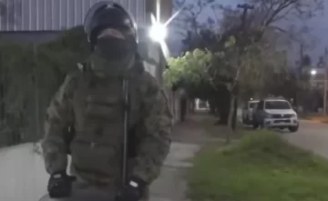 Femicidio en Moreno: un policía mató a la pareja de su ex y se atrincheró en un gimnasio Femicidio en Moreno: un policía mató a la pareja de su ex y se atrincheró en un gimnasio