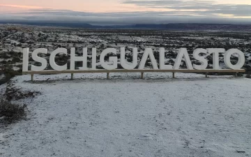 Nieve en San Juan: Ischigualasto amaneció cubierto con un manto blanco Nieve en San Juan: Ischigualasto amaneció cubierto con un manto blanco