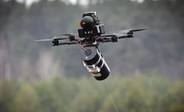 Drones conectados a fibra óptica, la nueva arma en la guerra Rusia-Ucrania