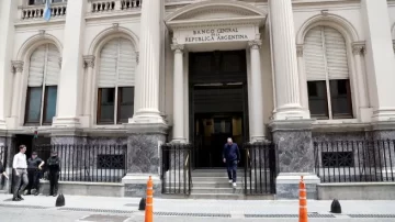 El Gobierno avanza en su plan para hacer crecer las reservas y buscará unos USD 3.000 millones