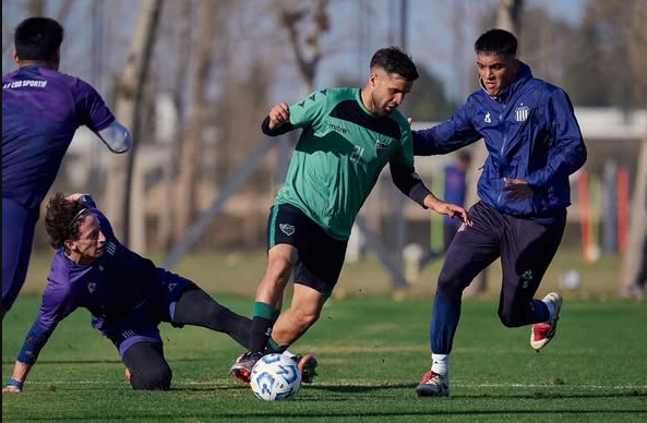 Empate y triunfo amistosos