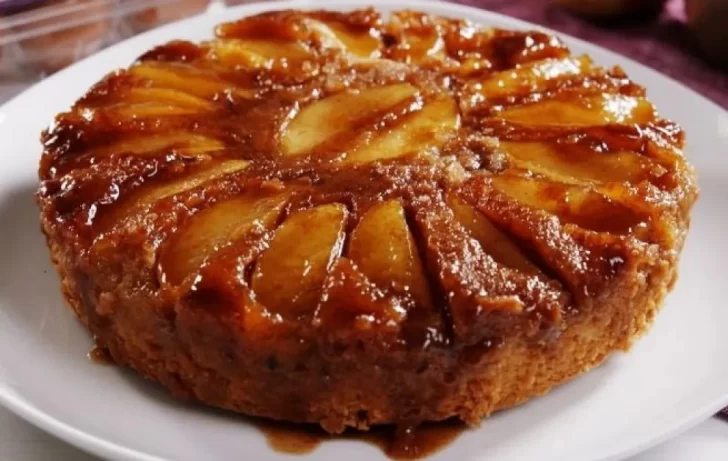 Receta de Torta invertida de manzana: cómo prepararla con harina integral, de forma fácil y rápida Receta de Torta invertida de manzana: cómo prepararla con harina integral, de forma fácil y rápida