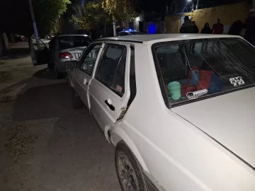 Robaron de un auto, huyeron y terminaron detenidos con el botín en la mano Robaron de un auto, huyeron y terminaron detenidos con el botín en la mano