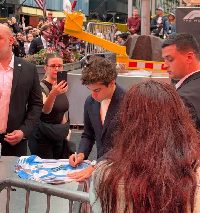 c6da8c59-53ae-4617-ada9-2ec8a13e42d6